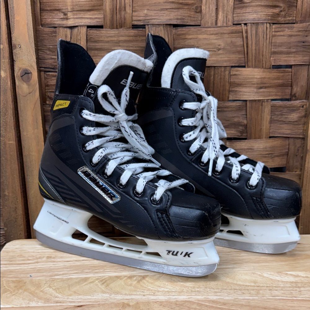 Bauer Supreme Impact 4R Black and White Hockey Skates